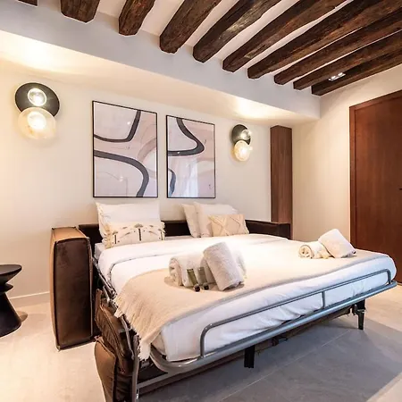 Apartament Luxury And Charm In Heart Of Place Des Vosges Paryż