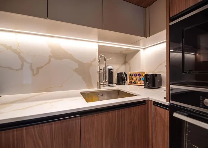 Luxury And Charm In Heart Of Place Des Vosges Paryż