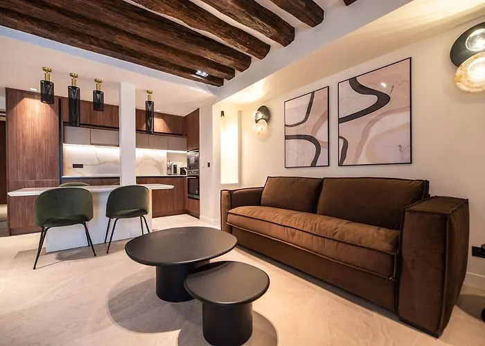 Luxury And Charm In Heart Of Place Des Vosges Apartament