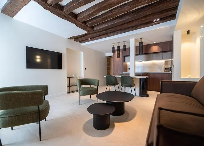 Luxury And Charm In Heart Of Place Des Vosges Apartament