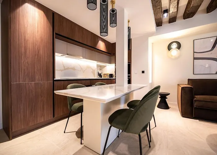 Luxury And Charm In Heart Of Place Des Vosges * Paryż